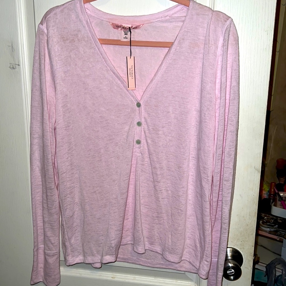 New with tags  Victoria’s Secret sleep shirt